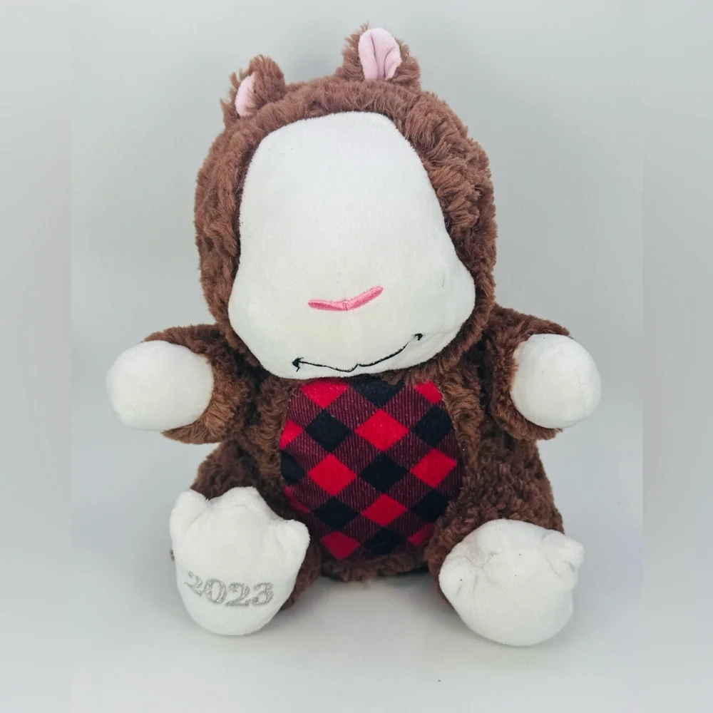 PetSmart Hope The Hamster 2023 Holiday Plush Stuffed Squeaky Dog Toy 5340923